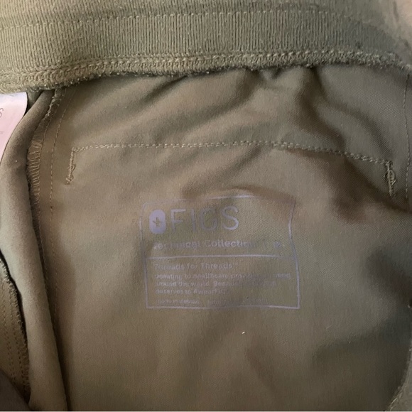 FIGS OLIVE MEDIUM JOGGER SCRUB PANTS - Picture 4 of 4